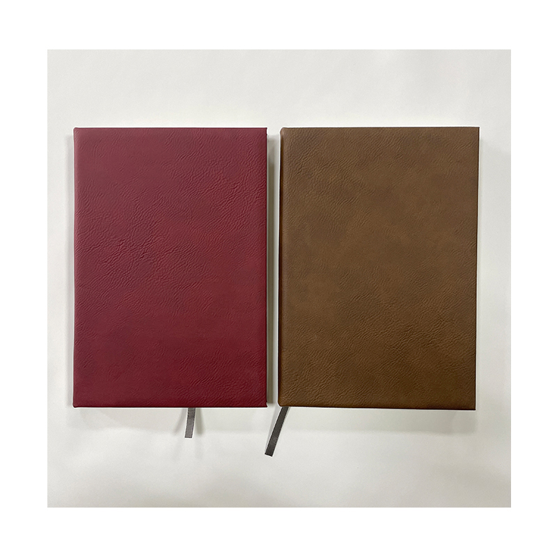 7' x 9 3/4' műbőr naplók